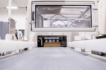 uncasing case packer solution